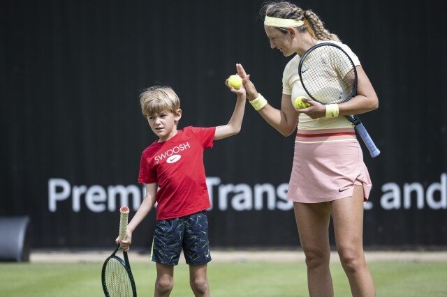 Elena Rybakina rút lui khỏi tứ kết chống lại Victoria Azarenka tại Berlin